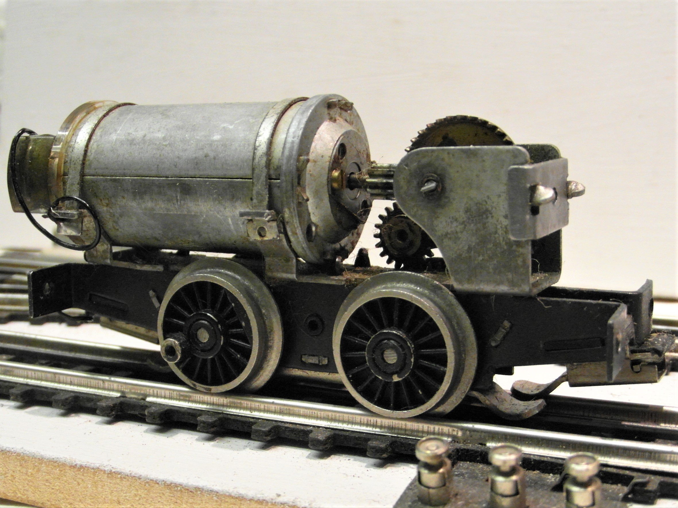 From the Cadet range the connecting rods have been removed. Gearing between wheels means they serve no technical purpose.